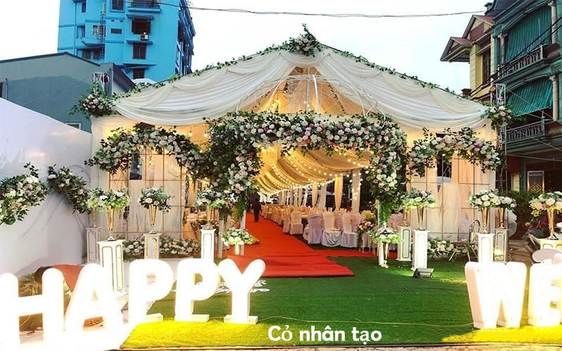 Thảm cỏ nhân tạo trải sân khấu tiệc cưới
